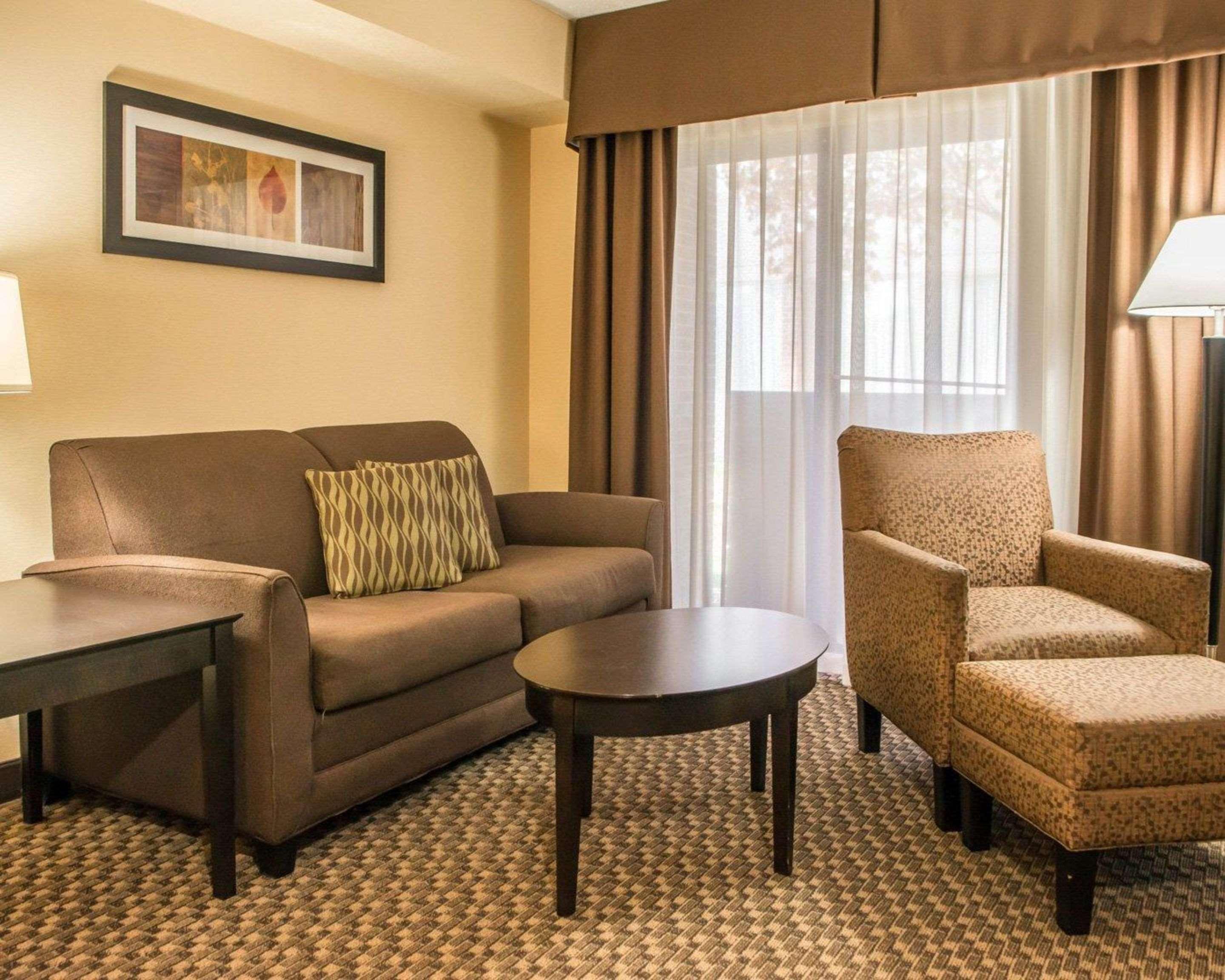 Mainstay Suites Verona Eksteriør bilde